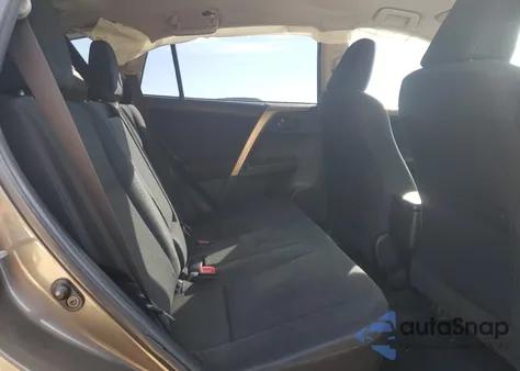 2015 Toyota Rav4 Le z USA, uszkodzony, nr VIN JTMZFREV6FD044651